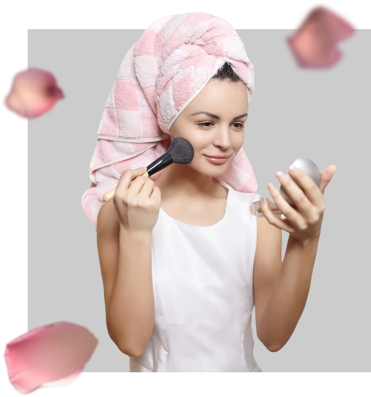 A women using a foundation